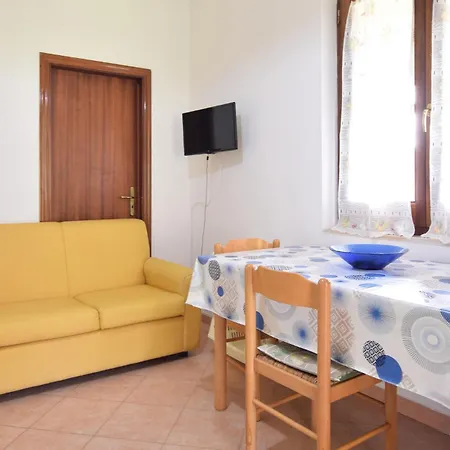 2 Bedroom Lovely In Punta Licosa Dom wakacyjny